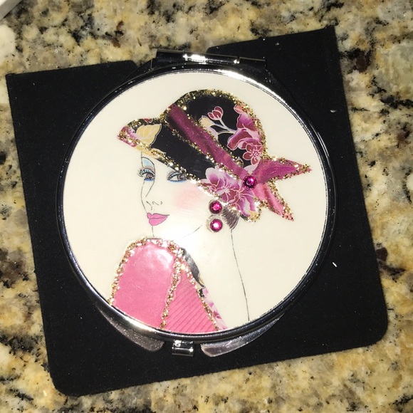 Compact mirror - Picture 2 of 3